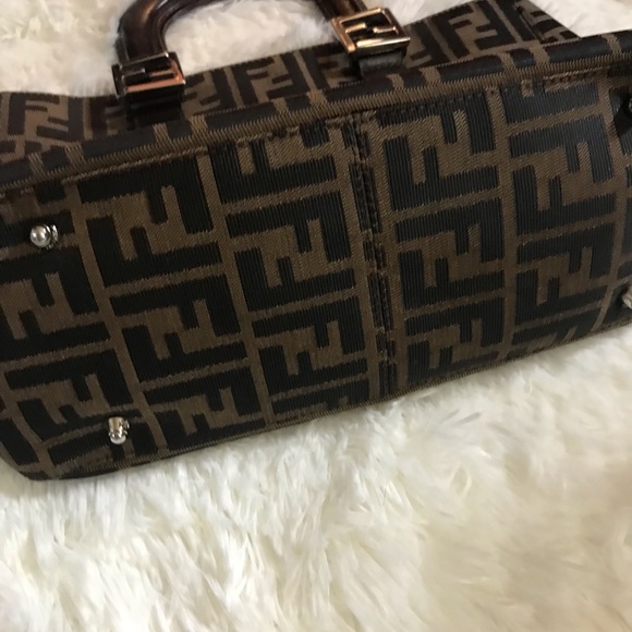 Authentic Vintage Fendi Zucca bag - Picture 3 of 15